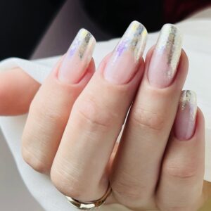 Nagų priauginimo viršutinėmis formomis kursai Carla Academy Klaipėdoje“